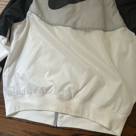 Nike Windbreaker. - Picture 4 of 4